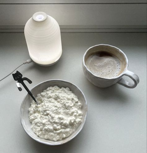 gervais cottage cheese, coffee with milk. Cheese Aesthetic, Coffee With Milk, Quiet Life, Recipe Organization, Food Inspo, Low Cal, Diet Food, Cottage Cheese, Fun Snacks