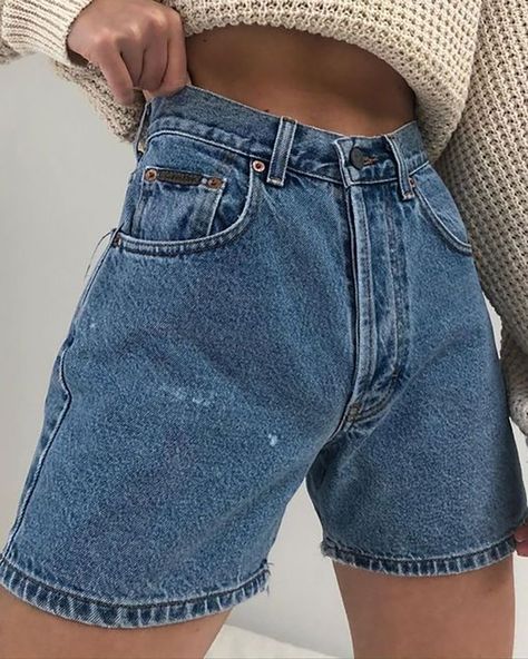 Estilo Indie, Midi Shorts, Shorts Outfit, Fit Check, Mode Inspiration, Look Cool, Cute Casual Outfits, Look Fashion, Denim Fashion