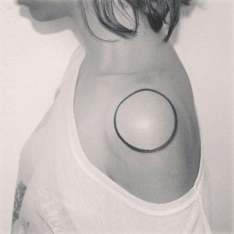 Shoulder Circle Tattoo, Circle Tattoo Shoulder, Circle Tattoo On Shoulder, Circle Shoulder Tattoo, Circular Tattoo Designs, Dr Woo Tattoo, Circular Tattoo, 2024 Tattoo, Round Tattoo