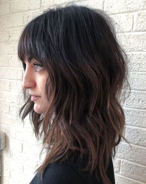 Sliced Brunette Shag with Bangs Shag With Bangs Medium, Shag No Bangs, Haircuts Brunette, Brown Hair Medium, Brunette Shag, Medium Length Hair Ideas, Shag With Bangs, Chelsea Houska Hair, Shag Haircut Ideas