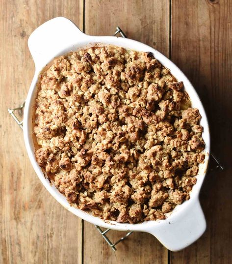 Apple Crumble With Oats, Peach Blueberry Crumble, Vegan Apple Crumble, Cooking Apples, Healthy Apple Crumble, Cherry Crumble, Cacao Recipes, Apple Crumble Recipe, Breakfast Vegetables