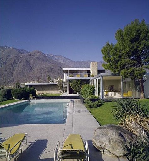 Richard Neutra's Modern Architecture and Design Photos | Architectural Digest Richard Neutra Architecture, Kindergarten Architecture, Kaufmann House, Midcentury House, Desert House, Richard Neutra, Modern Architecture Interior, Plans Architecture, Walter Gropius