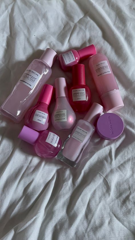 Skincare glow recipe preppy aesthetic skincare aesthetic drunk elephant Glow Recipe Aesthetic Skincare, Glow Recipe All Products, Skincare Tools Aesthetic, Skin Care Glow Recipe, Aesthetic Glow Recipe, Aesthetic Skincare Brands, Glow Recipe Aesthetic, Skincare Glow Recipe, Glow Recipe Skincare