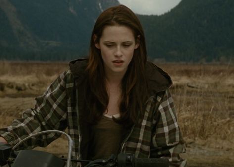 Twilight Core Outfits, Forks Twilight, Bella Swan Aesthetic, Bella Swan Twilight, Twilight Core, Twilight Outfits, Core Outfits, Core Fashion, Bella Cullen