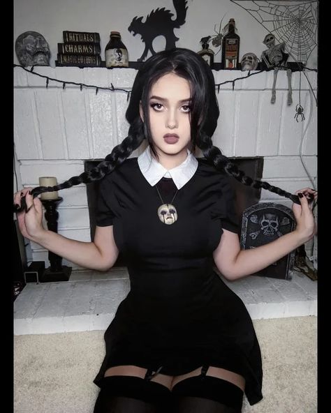 Wednesday Cosplay, Wednesday Addams Cosplay, Wednesday Costume, Wednesday Addams Costume, Adams Family, Goth Women, Transition Outfits, Bettie Page, Gothic Beauty