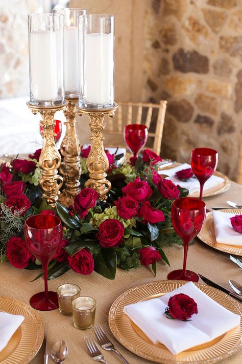 Christmas Wedding Centerpieces, Elegant Wedding Centerpiece, Winter Wedding Decorations, Diy Upcycling, Valentine Wedding, Valentines Day Weddings, Wedding Table Centerpieces, Christmas Centerpieces, Wedding Reception Decorations