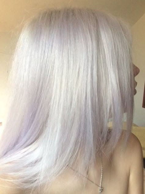 platinum blonde hair color inspo Long White Hair, Platinum Hair, Pretty Hair Color, Dye My Hair, Cool Hair, Cut My Hair, Hair Inspiration Color, Hair Colours, Hair Inspo Color