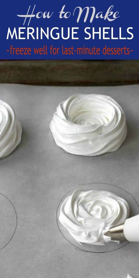 Meringue Shells, Dessert Cart, How To Make Meringue, Easy Food Recipes, Mini Pavlova, Meringue Desserts, Pinterest Food, Plating Ideas, Meringue Recipe