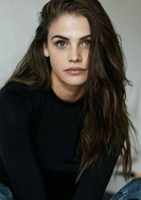 Lisa Tomaschewsky, Brown Hair And Grey Eyes, Dark Hair Pale Skin, Dark Grey Eyes, Black Hair Green Eyes, Balayage Hair Ash, Brown Hair Green Eyes, Hair Pale Skin, Grey Eyes