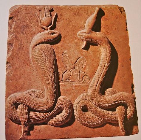 Arte Occulta, Ancient Goddesses, Ancient Egyptian Gods, Ancient Egypt Art, Snake Art, Egypt Art, Ancient Egyptian Art, Ancient Mysteries, Ancient Aliens