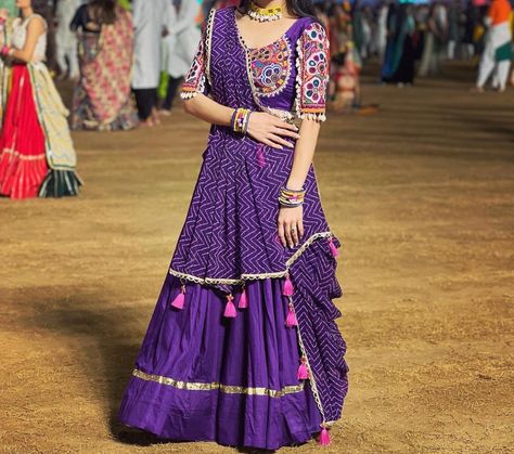 Kachchi Work Blouse, Navratri Chaniya Choli Latest 2024, Gamthi Chaniya Choli, Garba Dresses, Dandiya Dress, Choli Design, Chaniya Choli Designs, Garba Dress, Wedding Outfits For Women