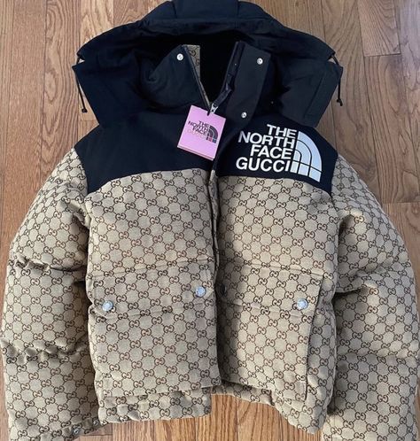 The North Face Gucci, North Face Gucci, Doudoune The North Face, Drippy Outfit, Mode Hipster, Gucci Jacket, Hype Clothing, Dope Outfits For Guys, Foto Baby