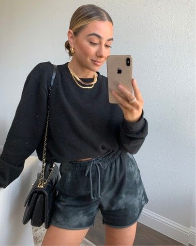 Julia And Hunter Havens, Athleta Outfits, Julia Havens, Look Short, Jewelry Hair, Spring Fits, Athleisure Outfits, Cozy Fashion, Spring Summer Outfits