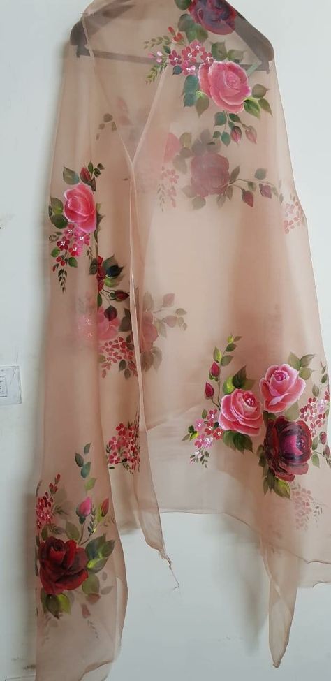 Hand paint dupatta Fabric Paint Dupatta, Hand Paint Suits Designs, Organza Dupatta Hand Painted, Paint On Dupatta, Dupatta Hand Painting, Fabric Paint Dupatta Designs, Fabric Painting Dupatta, Painting On Dupatta Designs, Painting Dupatta Ideas