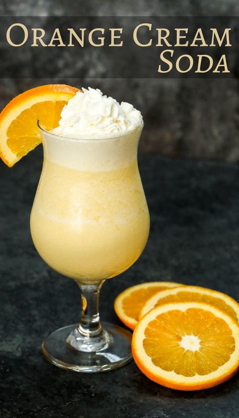 Give your mouth a shot of sunshine with this alcohol-free Orange creamsicle soda Mocktail drink recipe! Made with real Orange Juice and insanely easy to make a single serving or a large batch for a holiday party. #SimplyHolidaysAtSams AD Punch Alcoholic, Soda Mocktail, Creamy Drinks, Orange Cream Soda, Creme Soda, Party Planning Food, Mocktail Drink, Pina Colada Mocktail, Nonalcoholic Drinks