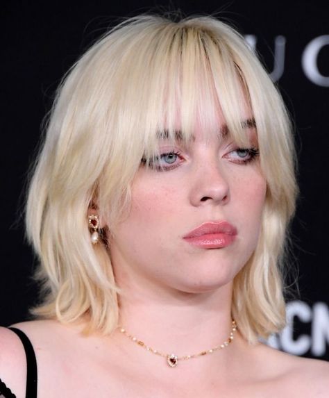 Short Blonde, Blonde Bobs, New Haircuts, Hair Inspiration Color, Dream Hair, Aesthetic Hair, Billie Eilish, Wavy Hair, Hair Looks