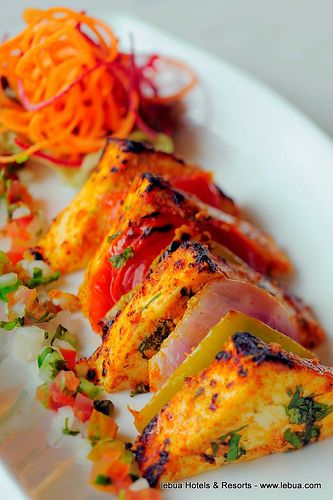 LR 086-Vajra Restaurant-Dishes-Jodhpuri Panner Tikka-Char Grilled Cottage | Flickr - Photo Sharing! Paneer Tikka Plating Ideas, Paneer Tikka Plating, Dish Plating Ideas, Indian Food Plating Ideas, Farmers Kitchen, Hyderabad Food, Paneer Snacks, Food Moodboard, Gastronomic Food