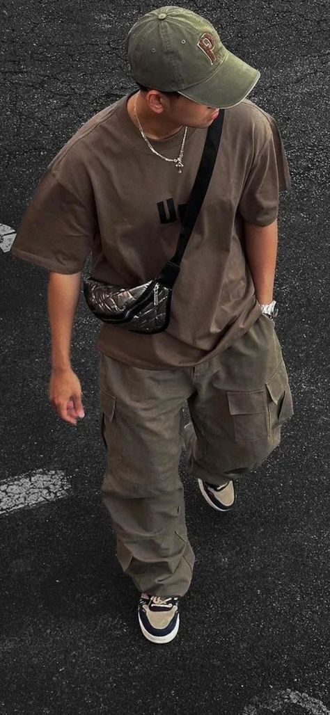 Outfit Ideas Men Summer Street Styles, Men Streetstyle Outfit, Baggy Outfit Ideas For Boys, Earth Tones Mens Fashion, Baggy Clothes Aesthetic Men, Mens Everyday Outfits, Outfits Aesthetic Hombre, Men’s Styles, Casual Khaki T-shirt For Streetwear