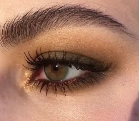 Hazel Eye Brown Hair Makeup, Hazel Eyes Eyeliner, Hazel Eyeshadow Looks, Huded Eye Makeup, Makeup For Hazel Eyes And Brown Hair, Eyeshadow Hazel Eyes, Eyeshadow Looks For Hazel Eyes, Hazel Eyeshadow, Eye Makeup For Hazel Eyes