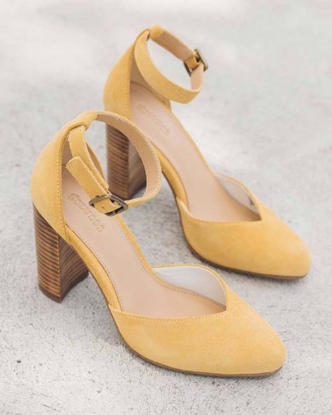 5e76bef6e019b2541ff53db39f407a98 Yellow Heels, Yellow Shoes, Casual Heels, Recycled Rubber, Shoe Closet, French Inspired, Shoe Obsession, Home Fashion, Buy Shoes