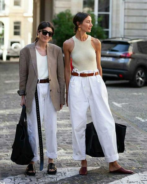 How to Dress Like An Italian Woman A Complete Practical Guide 2022 Italian Resort Wear, Modern Italian Fashion, Italian Summer Style Womens Fashion, Italian Style Women Summer, Italian Summer Looks, Italian Chic Style, Italian Chic Style Outfits, Italian Woman Aesthetic Outfits, Italian Street Style Women Spring 2023