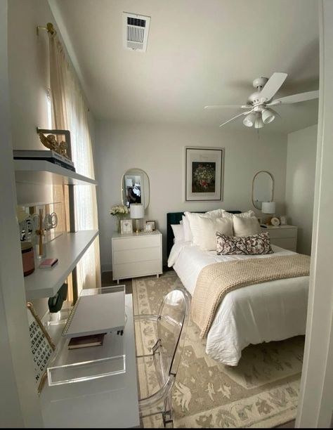 Tv Above Vanity Bedroom, Room Ideas For Big Rooms Minimalist, Carpeted Room Decor, Smaller Room Ideas Bedrooms, Rearange Bedroom Layout Layout, Women's Bedroom Ideas Aesthetic, Bedroom Ideas Masterbedroom, Small Clean Room Aesthetic, Room Renovation Bedrooms