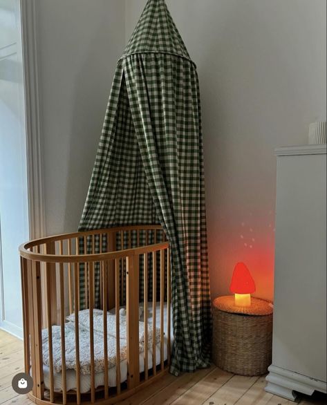 Danish Nursery, Children Room Ideas, Room Ideas Simple, Brothers Room, Montessori Nursery, Nursery Decor Neutral, Kids Interior Room, Room Deco, Red Rooms