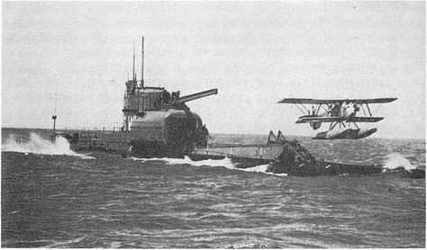 British Royal Navy submarine aircraft carrier HMS M2 prepared launched her Parnall Peto seaplane taken-off... (imgur.com) 09.20 Hms Interceptor, Largest Submarine, Royal Navy Submarine, Hms Repulse, Navy Submarine, Baltic Hms 002, Rms Britannic, Rubber Raincoats, Hms Vanguard Battleship