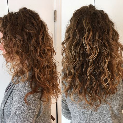 Fringe Ideas, Blonde Fringe, Fringe Hair, Colored Curly Hair, Brunette Balayage Hair, Wavy Curly Hair, Fringe Hairstyles, Hair Blonde, Permed Hairstyles