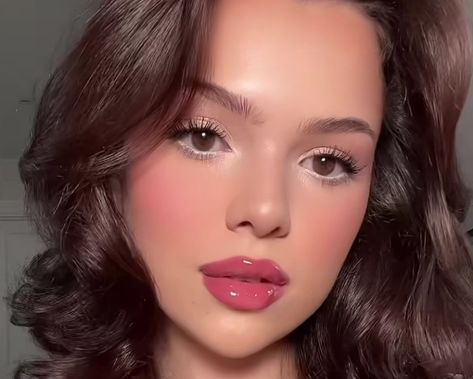 Romantic Ingenue Makeup, Babydoll Lips Makeup, Pink Makeup Subtle, Doll Wedding Makeup, Coral Pink Makeup Looks, Coquette Wedding Makeup, Babydoll Makeup, Eye Makeup Coquette, Coquette Glam Makeup