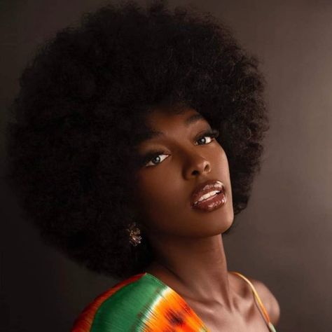 Everything African Girls on Twitter: "pure elegance.… " Products For 4c Hair, Afro Hair Woman, Afro Hair Art, Cowry Shell, Virgin Hair Wigs, Pelo Afro, 4c Hair, Afro Girl, African Girl