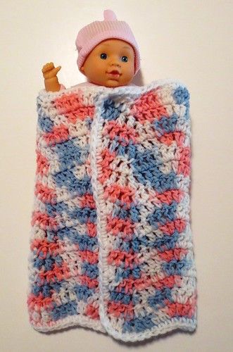 Doll Wavy Crocheted Blanket Angel Baby Crochet, Doll Blankets, Small Baby Dolls, Crochet Doll Clothes Patterns, Recycled Bags, Ripple Blanket, American Girl Crochet, Doll Blanket, Knitting Dolls Clothes