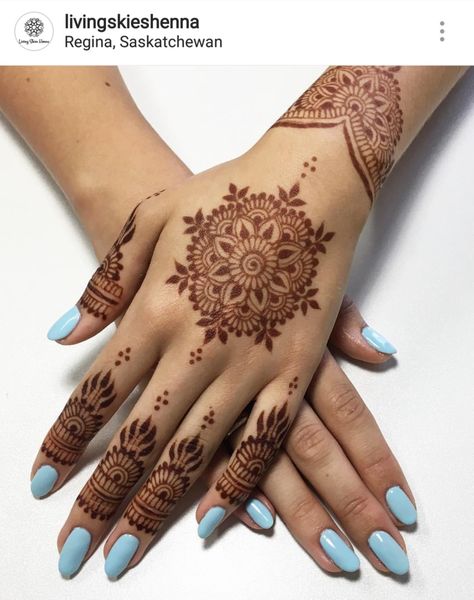 Henne Tattoo, Tattoo Nature, Henna Tattoo Hand, Henna Tattoo Designs Hand, Henna Art Designs, Simple Henna Tattoo, Tattoo Henna, Latest Henna Designs, Simple Mehndi Designs Fingers