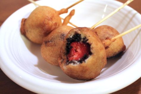 These Deep Fried Chocolate-Covered Strawberries Are the Way to Anyone's Heart Deep Fried Fruit, Deep Fried Chocolate Covered Strawberry, Deep Fried Strawberries, Fried Chocolate Covered Strawberries, Fried Strawberries, Fried Fruit, Strawberry Cheesecake Chimichangas, Strawberry Heaven, Fair Foods