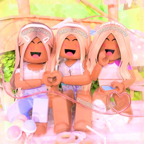 Roblox Group Picture, 3 Bff Wallpaper Girls, Roblox Friends Aesthetic, Preppy Pictures For Roblox Group, Roblox Bff Profile Pictures, Aesthetic Roblox Pictures, Roblox Preppy, Cute Halloween Outfits, Preppy Roblox