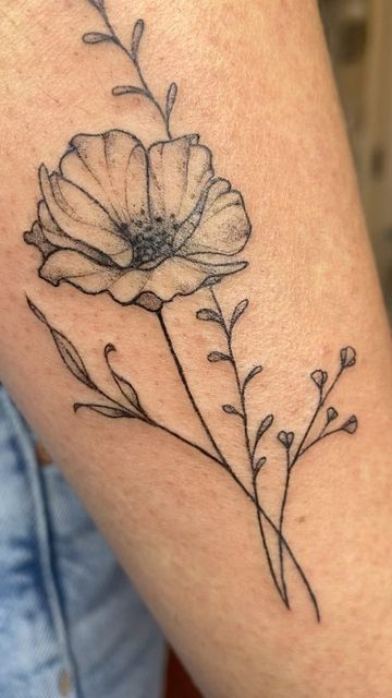 ✨Cornelius NC Fine line tattoos ✨ on Instagram: "Poppy from the other day! #poppytattoo #floraltattoo #finelinetattoo #charlottetattooers" Poppy Tattoo Sleeve, Poppy Tattoos, California Poppy Tattoo, Lisa Tattoo, Poppy Tattoo, Dandelion Tattoo, Floral Tattoos, Poppies Tattoo, Delicate Tattoo