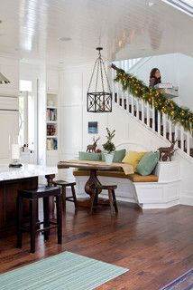 Built In Corner Cabinet Dining Room, Corner Cabinets Dining Room, Kitchen Banquettes, Banquette Ideas, Holiday House Decor, Small Dining Room Table, Built In Banquette, Kitchen Banquette, Stair Case