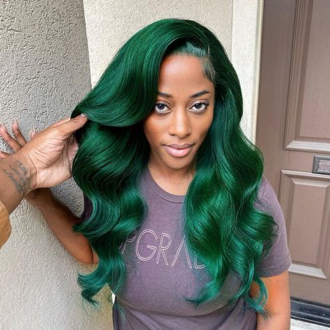 The Underdog on Instagram: “👨🏾‍🔬🧪Lab Work Custom Wig made using @theupgradeboutique 613 bundles + custom color Muse: @she_isexcellent” Green Middle Part Wig, Emerald Green Lace Front Wig, Emerald Green Wig, Colored Lace Front Wigs, Mint Green Lace Front Wig, Green Ombre Wig, Emerald Green Hair, Rainbow Wig, Hair Patterns