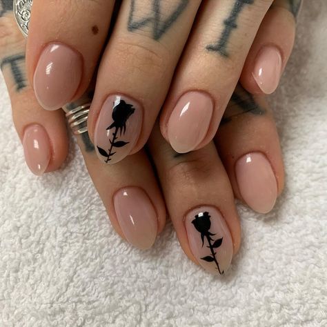 Simple. Pretty. Clean @justicebeeber 🖤 #handpainted #rosenails #almondnails #gelnails | Instagram Rose Nails, Cute Gel Nails, Nail Art Inspiration, Nail Games, Almond Nails, Nail Ideas, Nail Inspo, You Nailed It, Gel Nails