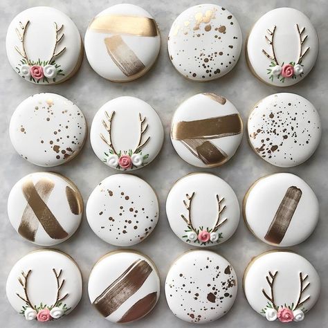 French Macaroon Recipes, Christmas Macarons, Christmas Pastries, Macaroon Cookies, Macaron Flavors, Macaroon Recipes, Gourmet Cookies, Macaron Recipe, Marketing Cookies