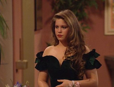 you go, dj tanner. Dj Tanner Outfit 90s Fashion, Dj Tanner Outfit, Candice Cameron, Stephanie Tanner, Dj Tanner, Childhood Crushes, Decades Fashion, 90s Women, Jodie Sweetin