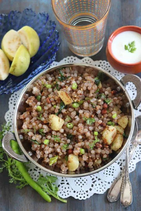 Fast Recipies, Maharashtra Food, Khichdi Recipe, Fasting Recipes, Ayurvedic Recipes, Tapioca Pearls, Breakfast Dinner, Desi Food, Evening Snacks