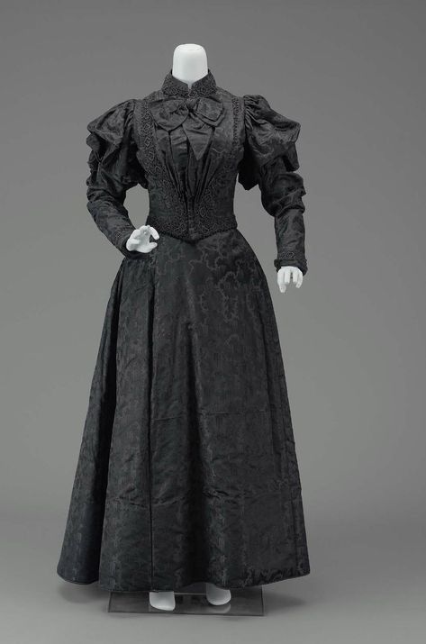 1890 Dress, 1900 Fashion, Victorian Dresses, 1890s Fashion, Period Pieces, Museum Of Fine Arts Boston, Leg Of Mutton Sleeve, Black Figure, Antique Clothing