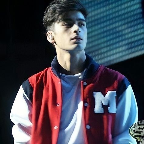 Young Zayn Malik, Zayn Malik Young, Zayn Malik Icons, Zaddy Zayn, Four One Direction, Zayn Malik Hairstyle, Zayn Malik Style, Gambar One Direction, Zayn Malik Photos