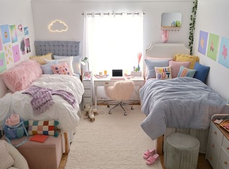 Comfy Dorm Room Aesthetic, Danish Pastel Bedroom Mirrors, Dorm Room Pastel Colors, Dorm Room Ideas Shared, Dorm Room Designs Colorful, Pastel Color Dorm Room, Pastel Dorm Room Aesthetic, Pastel Dorm Decor, Dorm Room Ideas Pastel