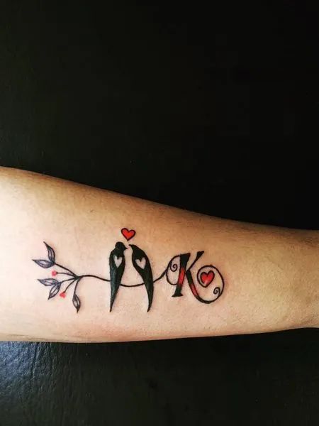 Love Birds Tattoo Design, 2 Love Birds Tattoo, Two Love Birds Tattoo, Cardinal Couple Tattoo, Birds Couple Tattoo, Family Birds Tattoo, Romantic Tattoos For Women, Couple Bird Tattoos, Love Birds Tattoo Couples