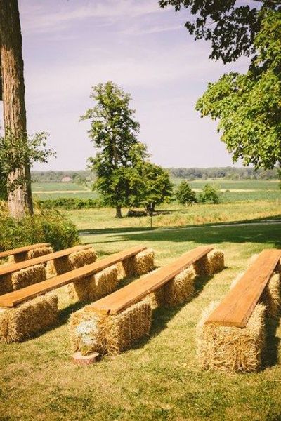 Unique Rustic Wedding, Wedding Wallpaper, Wedding Ceremony Seating, Wedding Reception Seating, Deco Champetre, Rustic Backyard, Reception Seating, Hay Bales, Ceremony Seating