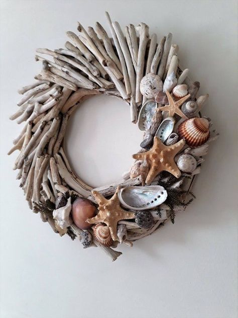 Flower Activity, Starfish Wreath, Driftwood Candle Holders, Driftwood Wreath, Driftwood Candle, Driftwood Mobile, Driftwood Diy, Diy Beach, Driftwood Projects