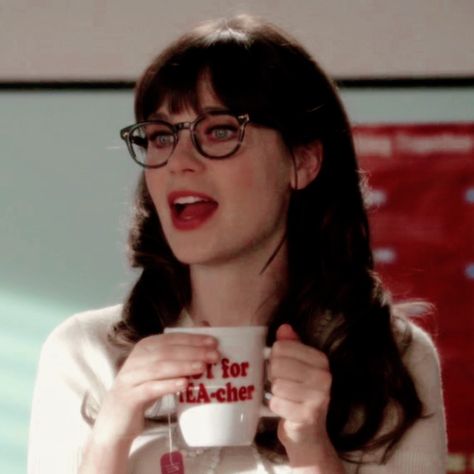 Zooey Deschanel Glasses, Jess Day, Kate Holmes, Jessica Day, Gamine Style, Day Aesthetic, Twitter Icon, Zooey Deschanel, Tv Characters