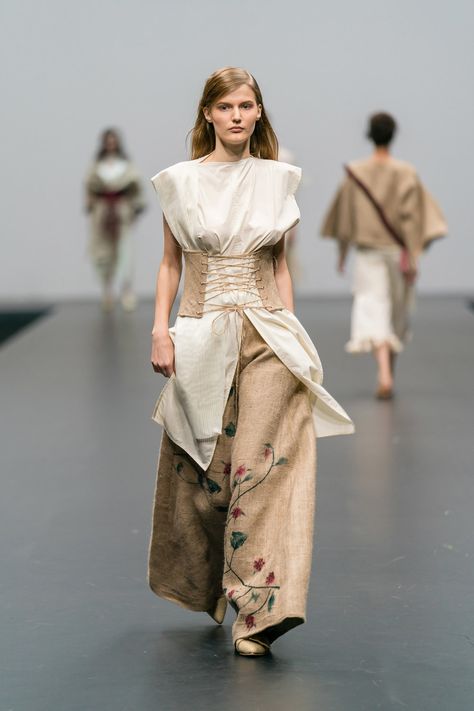 Linen Fashion 2024, Sustainable Fashion Show, Zero Waste Fashion Design, Sustainable Fashion Moodboard, Sustainable Fashion Ideas, Sustainable Fashion Upcycling, Fashion Upcycle, Floral Wide Leg Trousers, Sustainable Fashion Designers